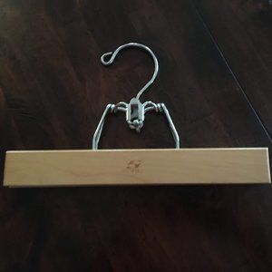 The Setwell Pants/Skirt Hanger
